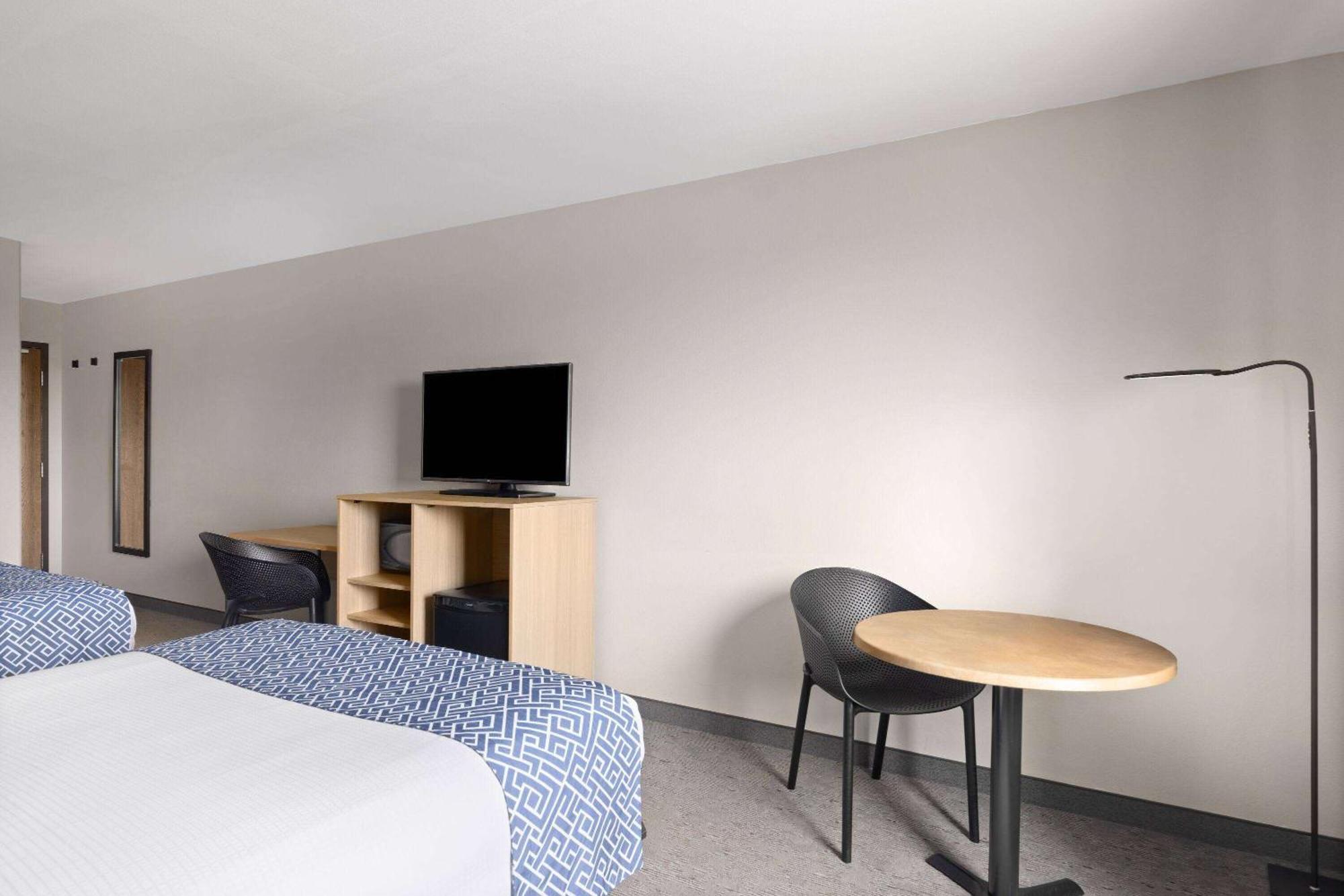 Super 8 By Wyndham St-Jerome Otel Saint-Jerome Dış mekan fotoğraf