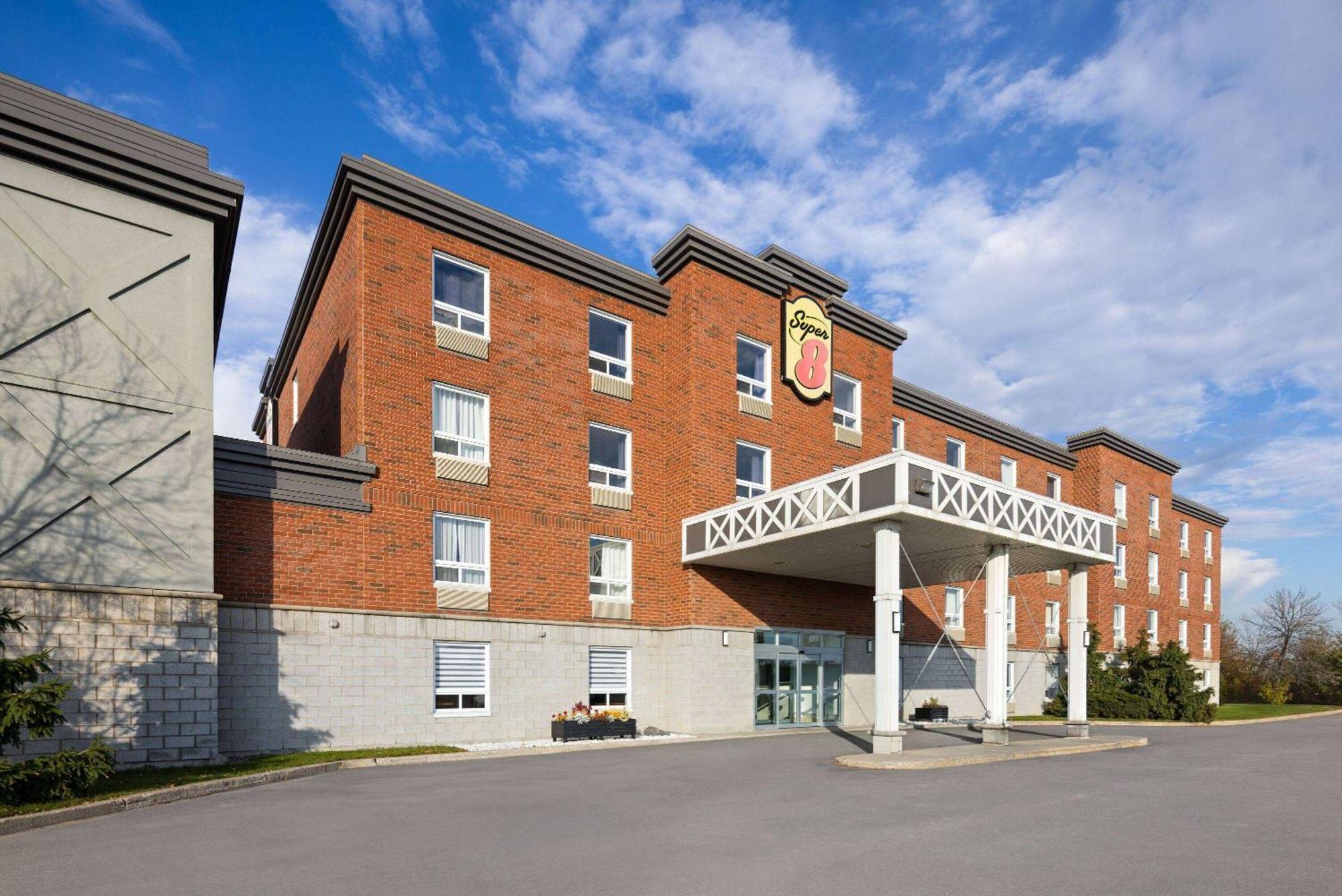 Super 8 By Wyndham St-Jerome Otel Saint-Jerome Dış mekan fotoğraf